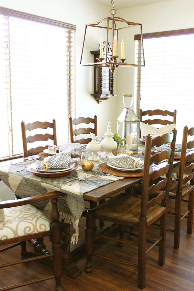 Farmhouse Table With Ladder Back Chairs