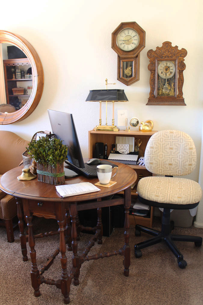 A Small But Functional Home Office